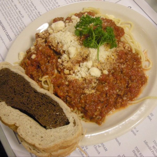 Beef Spaghetti & Rye Bread